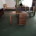 Escritorio de 4 cajones