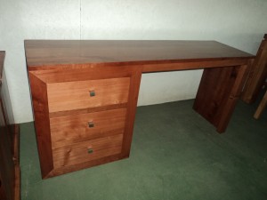 Escritorio de 3 cajones