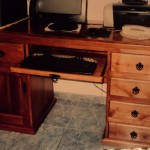 Escritorio 5 cajones y una puerta